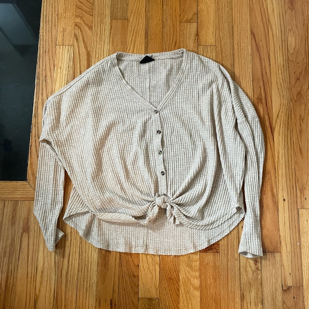 ONLY WORN A COUPLE TIMES! Urban Outfitters Flowy button down and tie long sleeve